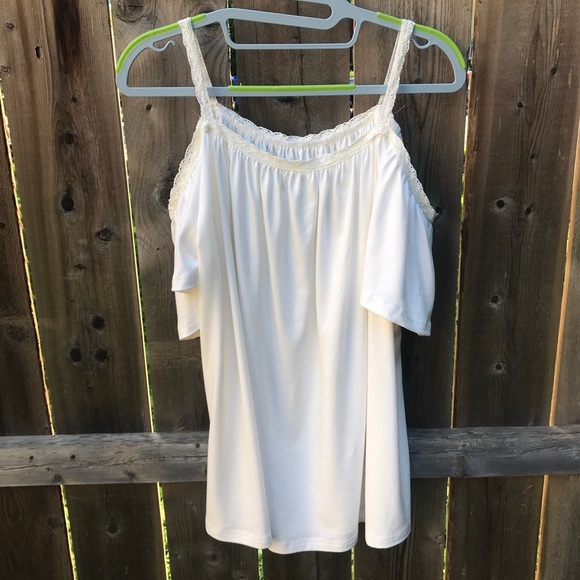 Cold Shoulder Crochet-Trim Ruffle Blouse - Picture 7 of 8